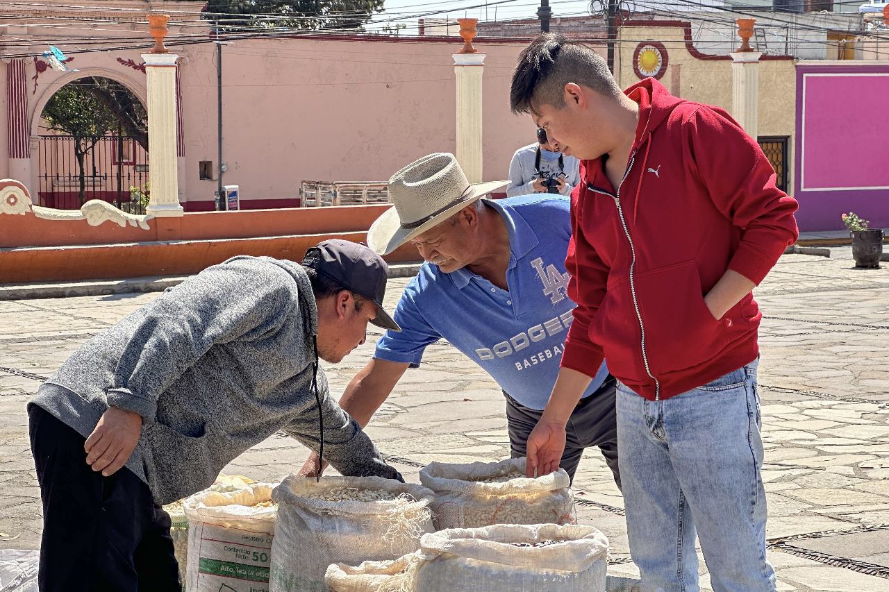 Este viernes es día de tianguis agropecuario en la Plazuela de Santa Cruz